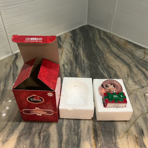 JCPenney Disney Mickey Mouse Snowglobe 2013 Christmas Holiday Santa New With Box - Picture 7 of 10